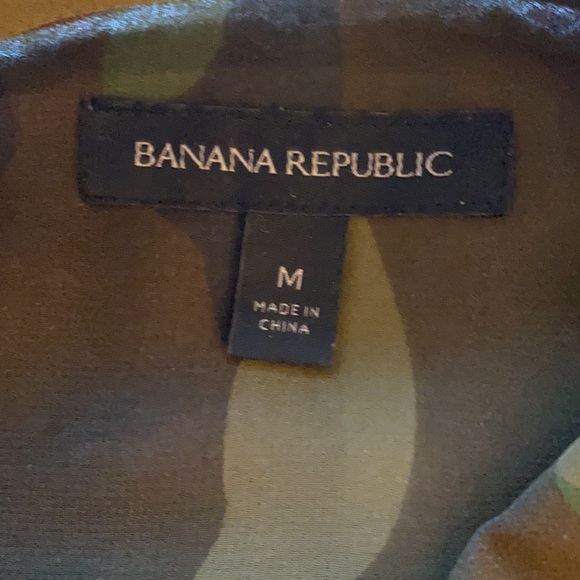 Banana Republic camo blouse - Picture 2 of 2